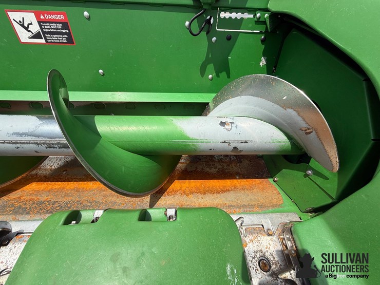 2017-john-deere-608c-image-12