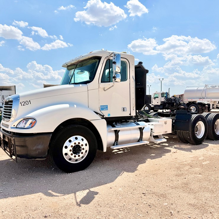 2006 FREIGHTLINER COLUMBIA 120