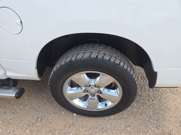 2017-ram-1500-slt-image-5