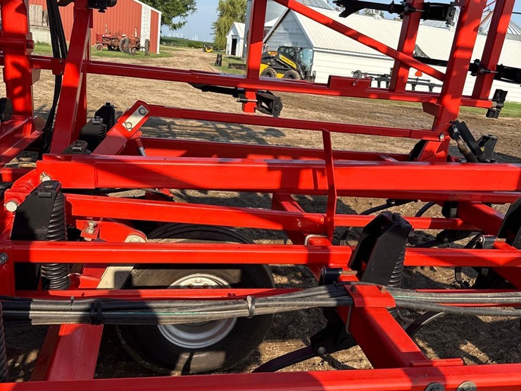 2013-kuhn-krause-5635-46ft-field-cultivator-image-68