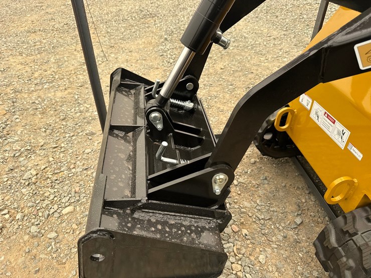#5160-•-2026-agt-mx-crt23-mini-skid-steer-image-12