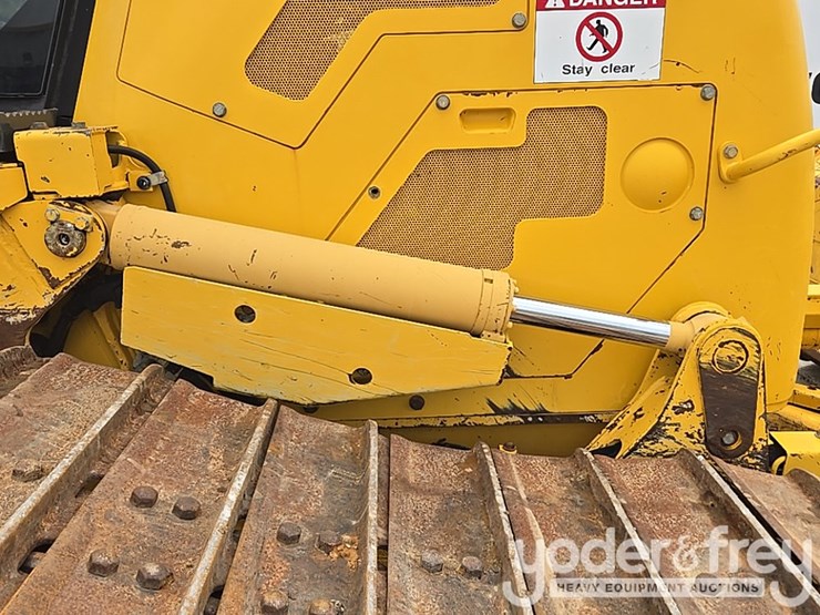 2023-komatsu-d61pxi-24-image-23