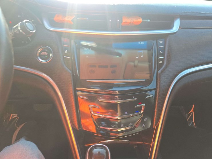 2016-cadillac-xts-luxury-sedan-4d-image-14