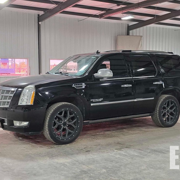 2013 CADILLAC ESCALADE