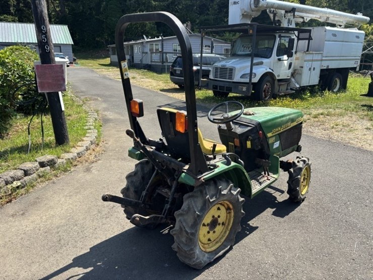 john-deere-4100-image-5