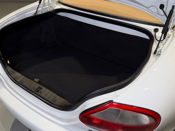 #1516-•-1997-jaguar-xk8-convertible-image-77
