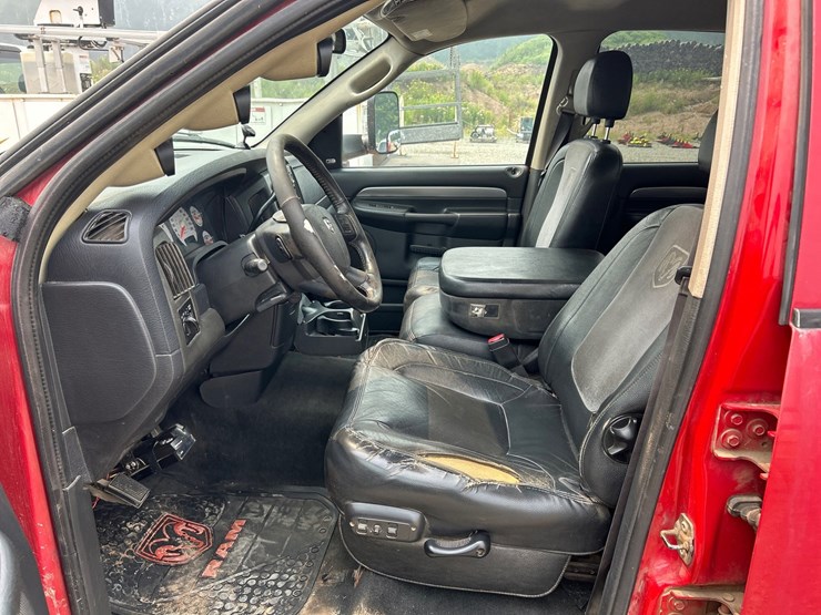 2005-dodge-ram-3500-image-43