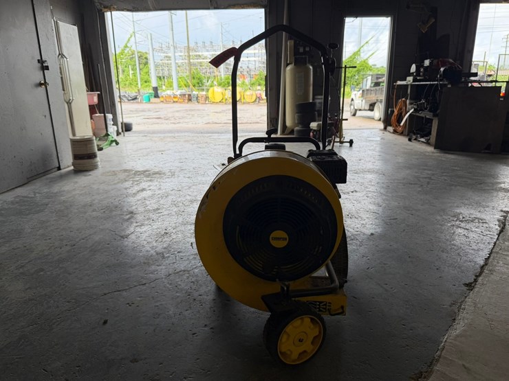 #4059-•-2021-champion-224cc-walk-behind-blower-image-8
