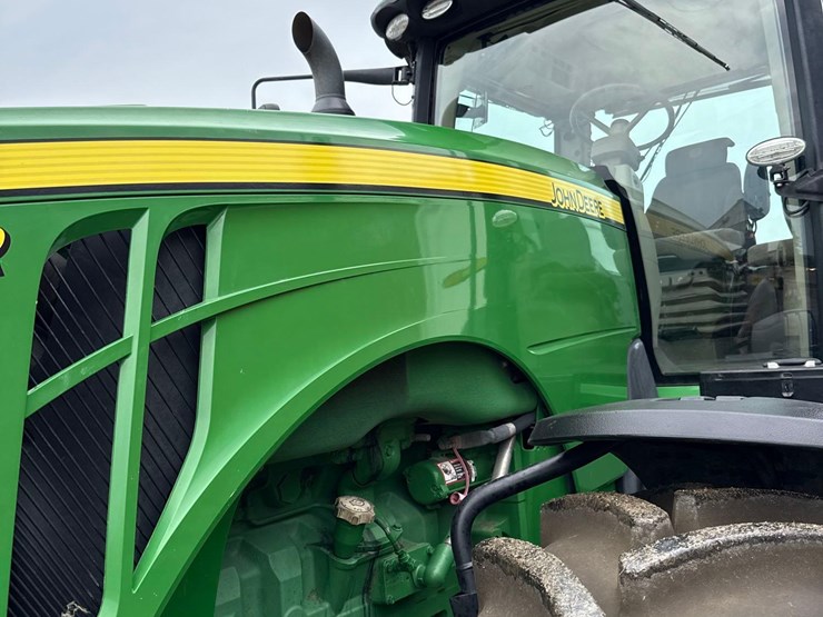 2014-john-deere-8320r-image-22