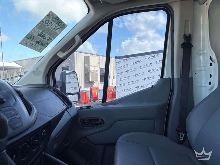 2015-ford-transit-image-17