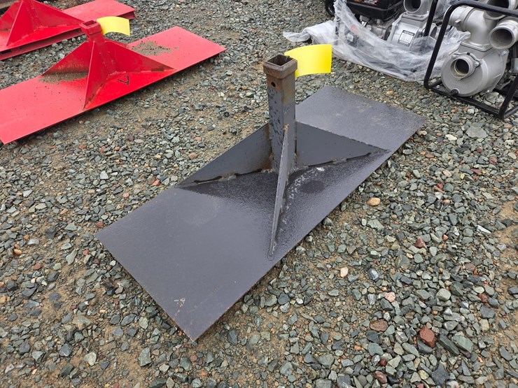 #6052-•-unused-2"-skid-steer-hitch-adapter-image-4