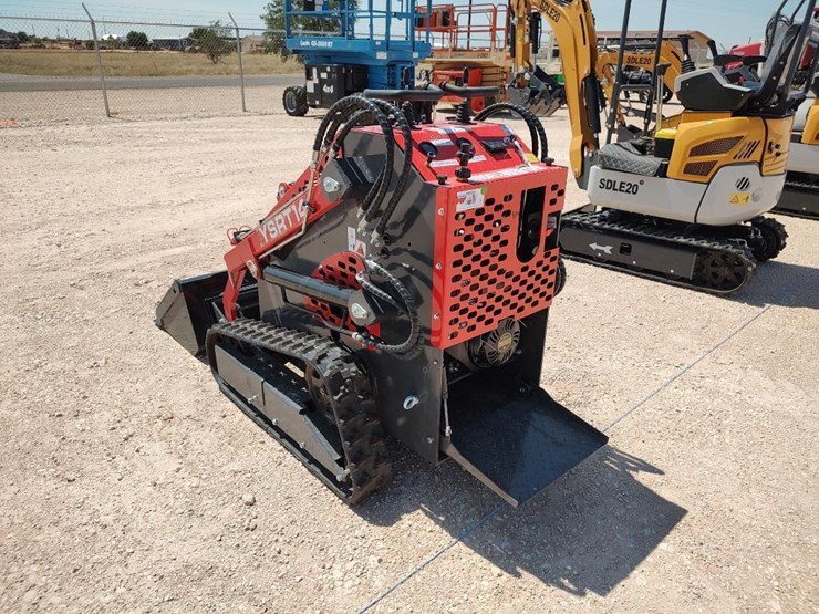2026-agt-industrial-ysrt14-stand-on-mini-skid-steer-loader-image-2
