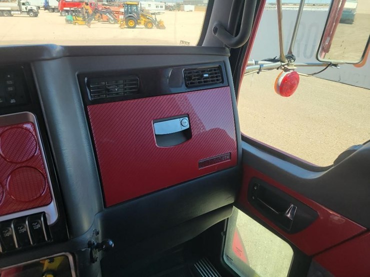 2010-kenworth-t800-image-46