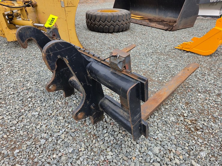 #6355-•-approx.-48"-loader-pallet-forks-image-3