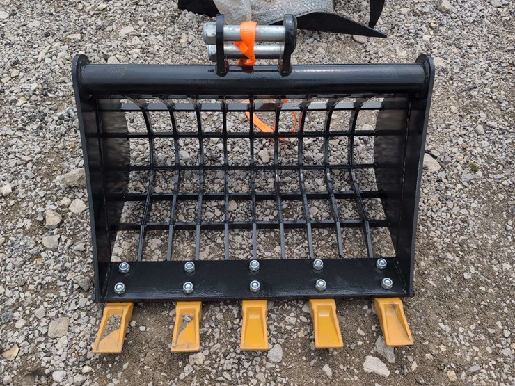 i-ranch-mini-excavator-60cm-skeleton-bucket-image-1
