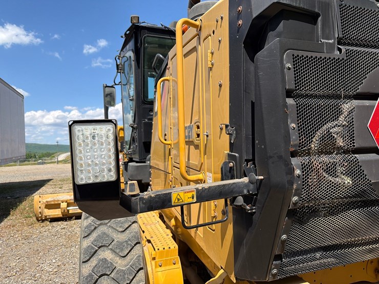 2018-caterpillar-12m3-image-72