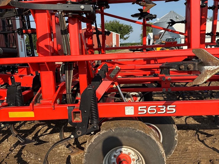 2013-kuhn-krause-5635-46ft-field-cultivator-image-27