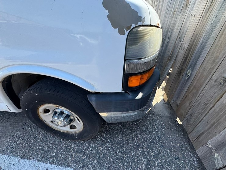 #1896-•-2008-chevy-express-van-image-9