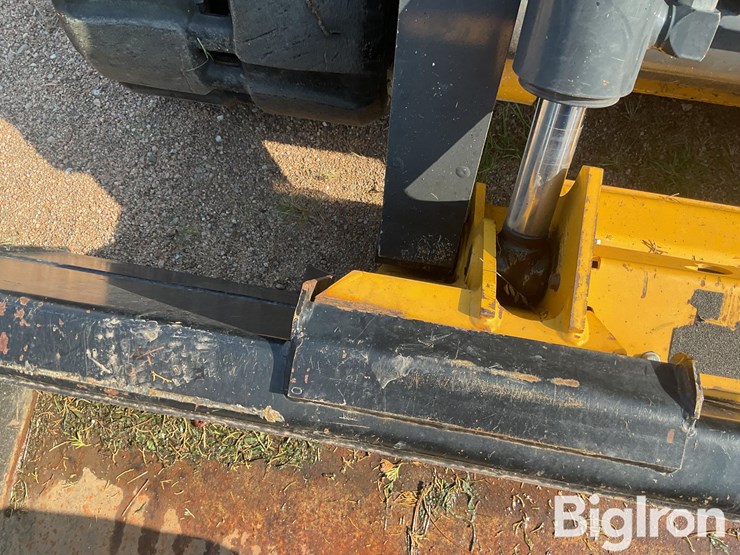 2012-deere-333d-image-12