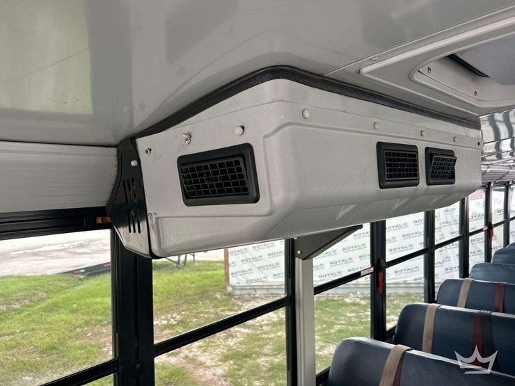 2016-freightliner-b2-image-24