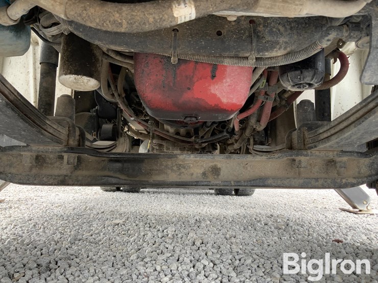 2014-freightliner-m2-106-image-18