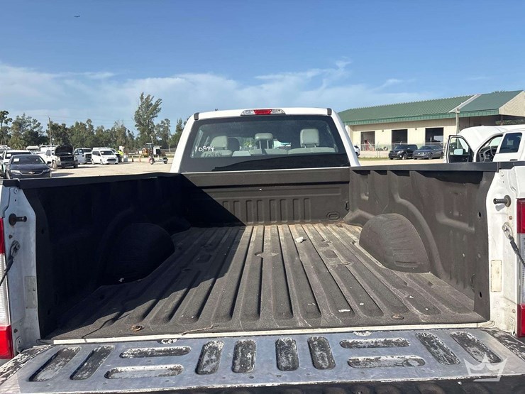 2019-ford-f350-image-13