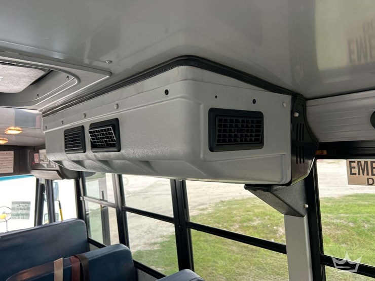 2016-freightliner-b2-image-23