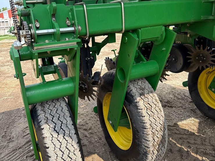 2006-john-deere-1770nt-image-22