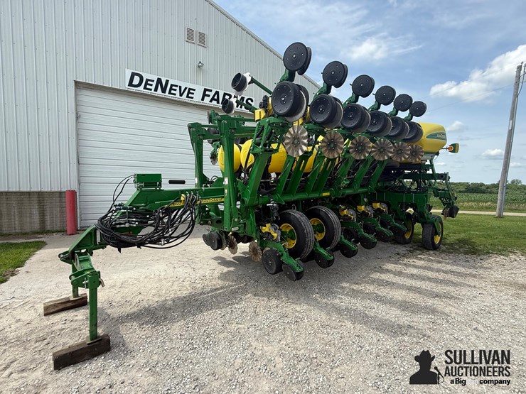 2014-john-deere-1790-ccs-image-1