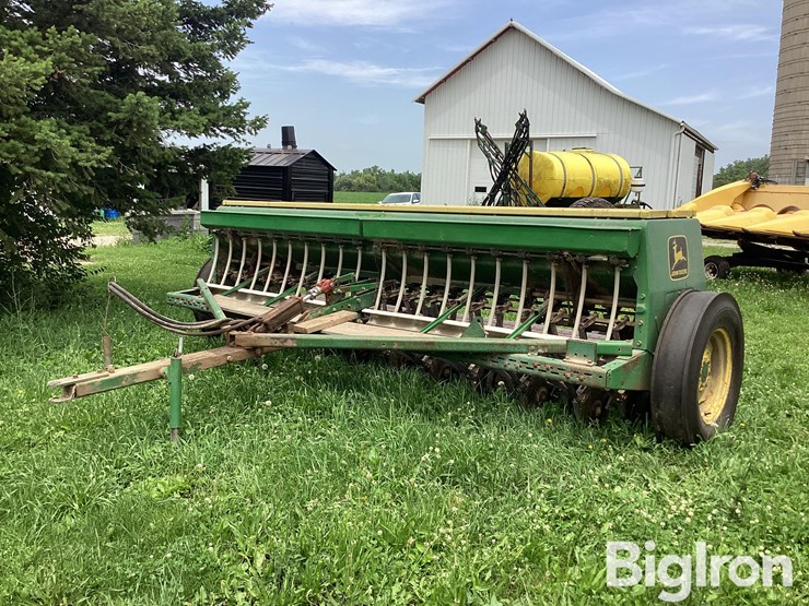 john-deere-8300-image-1