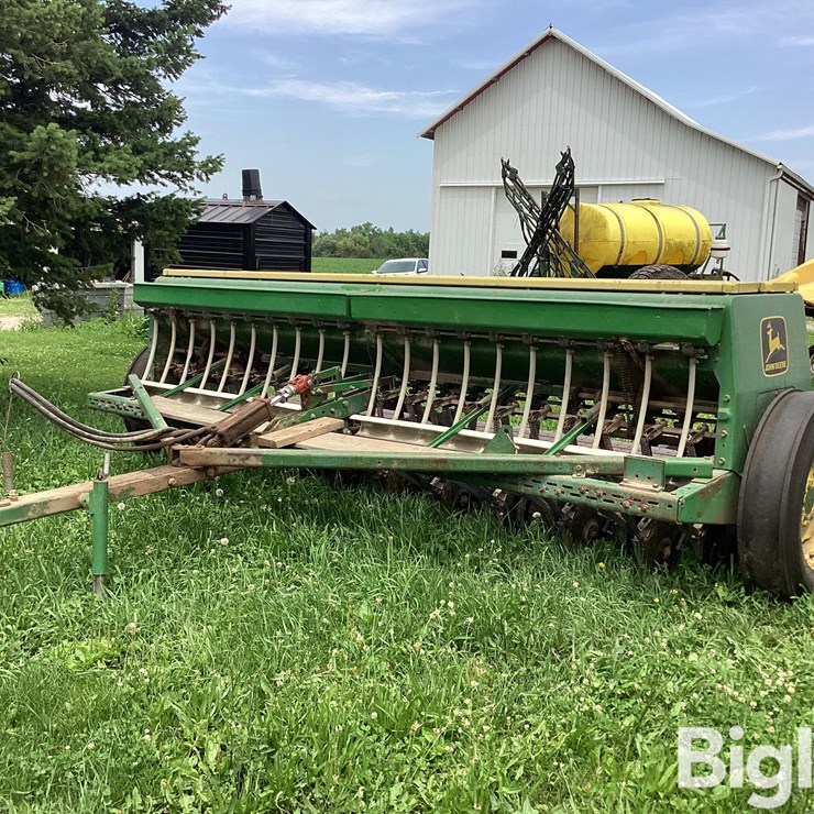 JOHN DEERE 8300