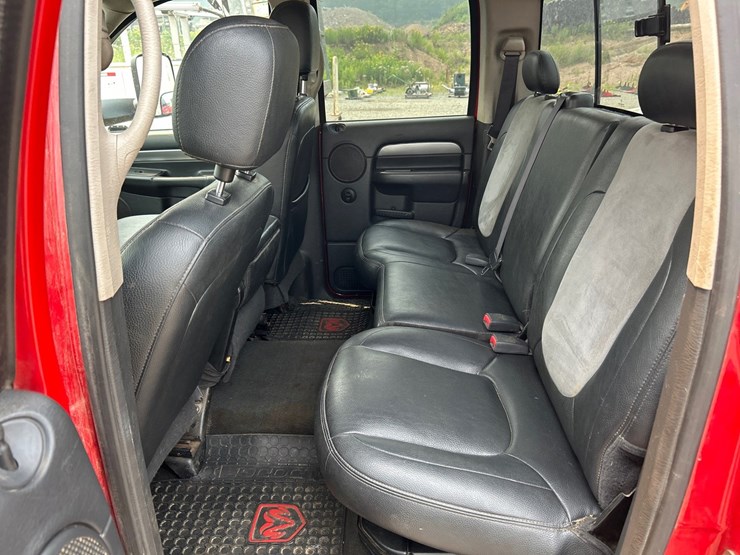 2005-dodge-ram-3500-image-40