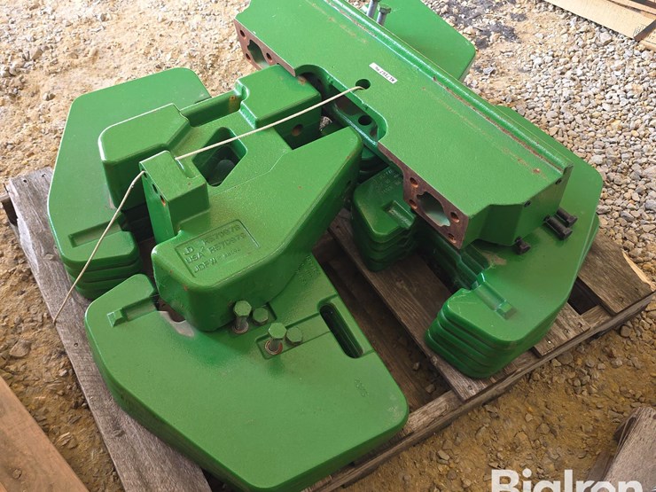 john-deere-weight-bracket-&-suitcase-weights-image-1