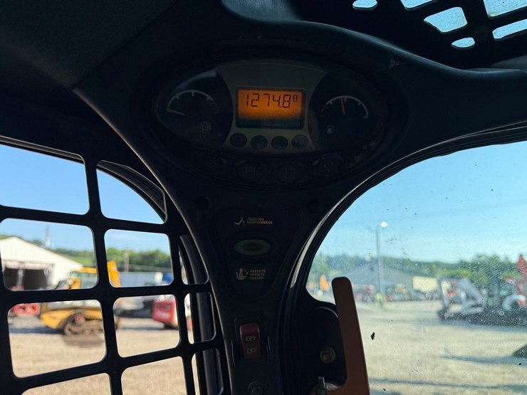 2011-bobcat-s630-image-22