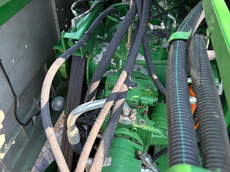 2011-john-deere-9770-sts-image-48