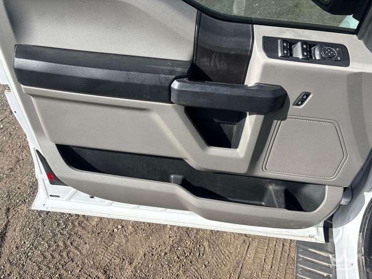 2019-ford-f150-image-12
