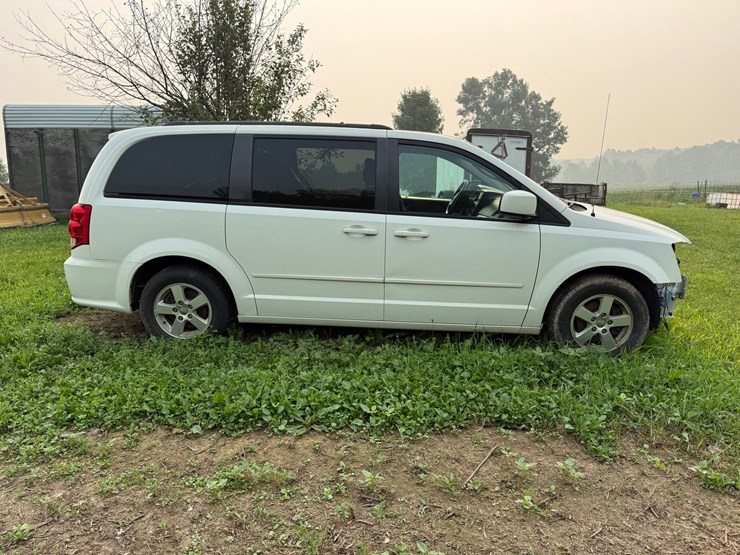 2013-dodge-caravan-image-6