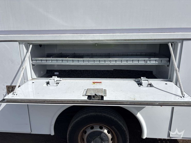 2015-ford-transit-image-21