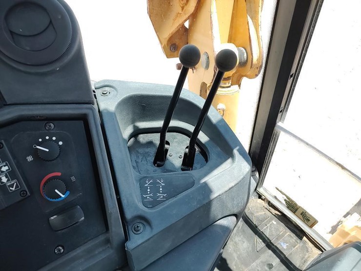 2011-deere-310sj-image-36