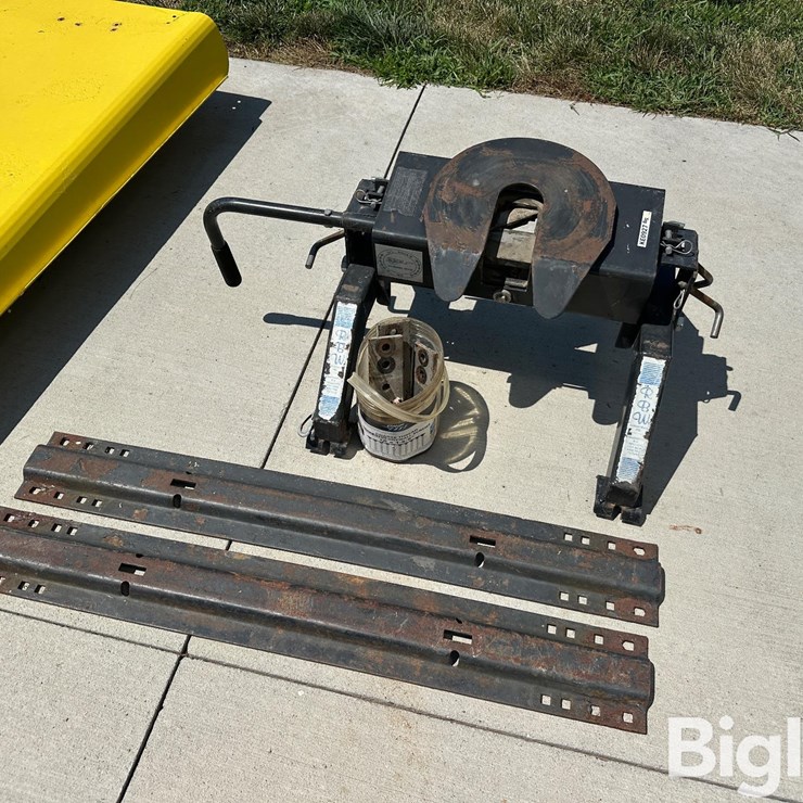 RBW Lil' Rocker 5th Wheel Trailer/Camper Hitch