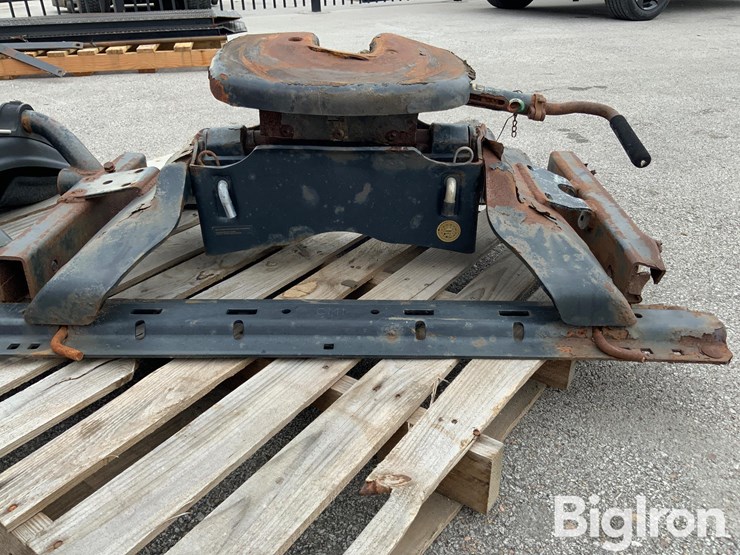 massey-ferguson-730-image-19