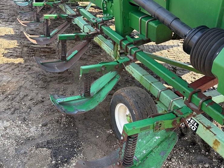 2012-john-deere-608c-image-24
