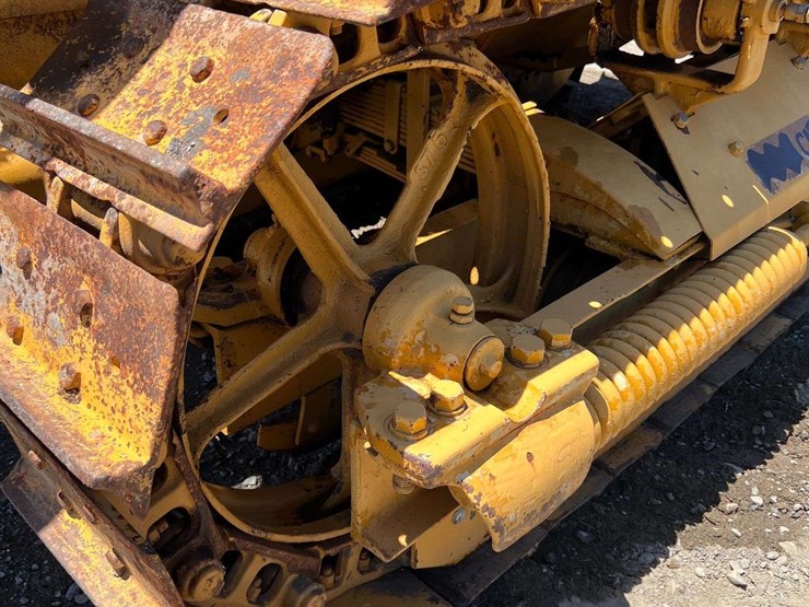 caterpillar-thirty-image-30