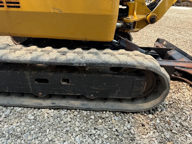 2015-caterpillar-301.7-image-13