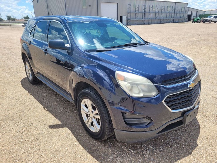 2016-chevrolet-equinox-ls-image-3