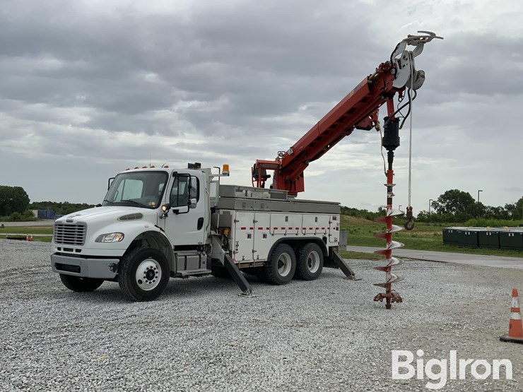 2014-freightliner-m2-106-image-9