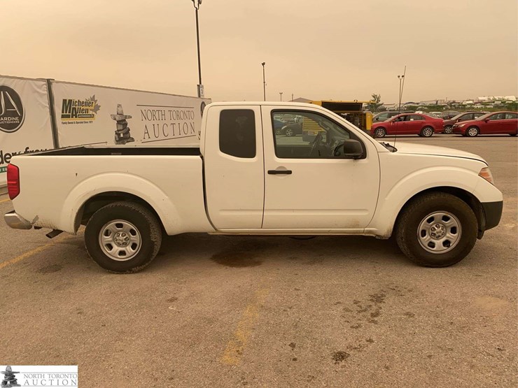 2014-nissan-frontier-image-4