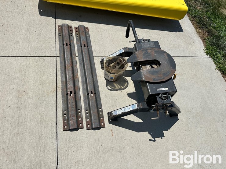 rbw-lil'-rocker-5th-wheel-trailer/camper-hitch-image-8