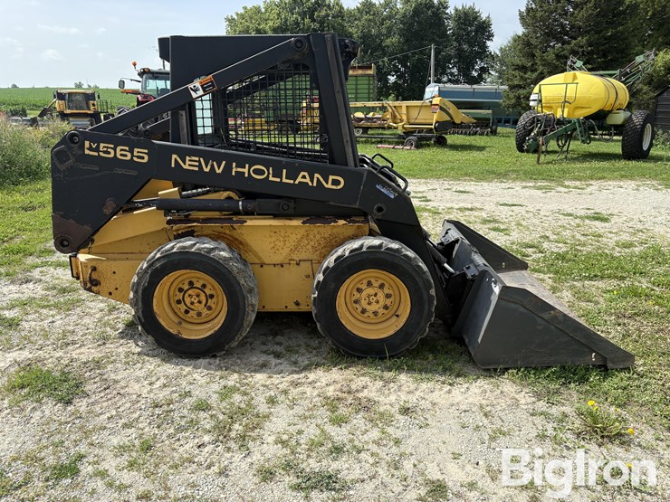 new-holland-lx565-image-4
