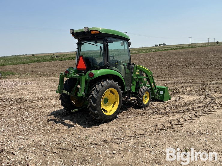 2024-john-deere-3046r-image-5